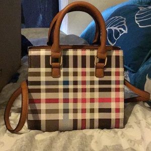 Shoulder purse good for dates or late nights